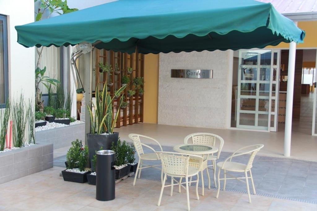 restaurants near ace hotel pasig